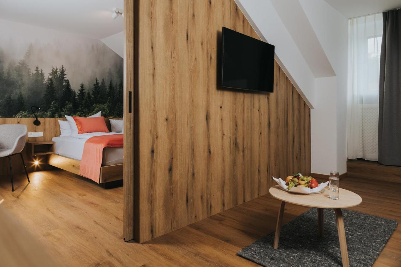 Hotel Drei Quellen Therme バート・グリースバッハ エクステリア 写真