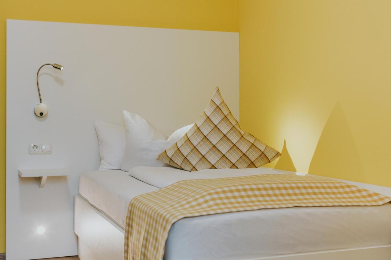 Hotel Drei Quellen Therme バート・グリースバッハ エクステリア 写真