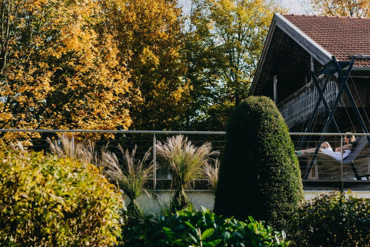 Hotel Drei Quellen Therme バート・グリースバッハ エクステリア 写真