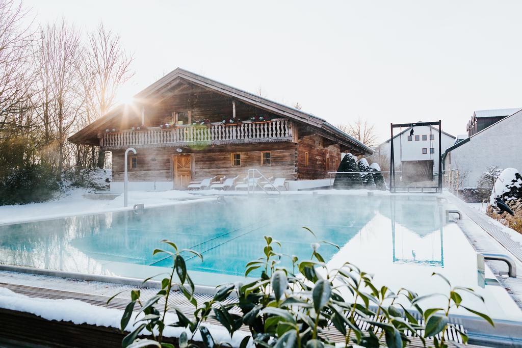 Hotel Drei Quellen Therme バート・グリースバッハ エクステリア 写真