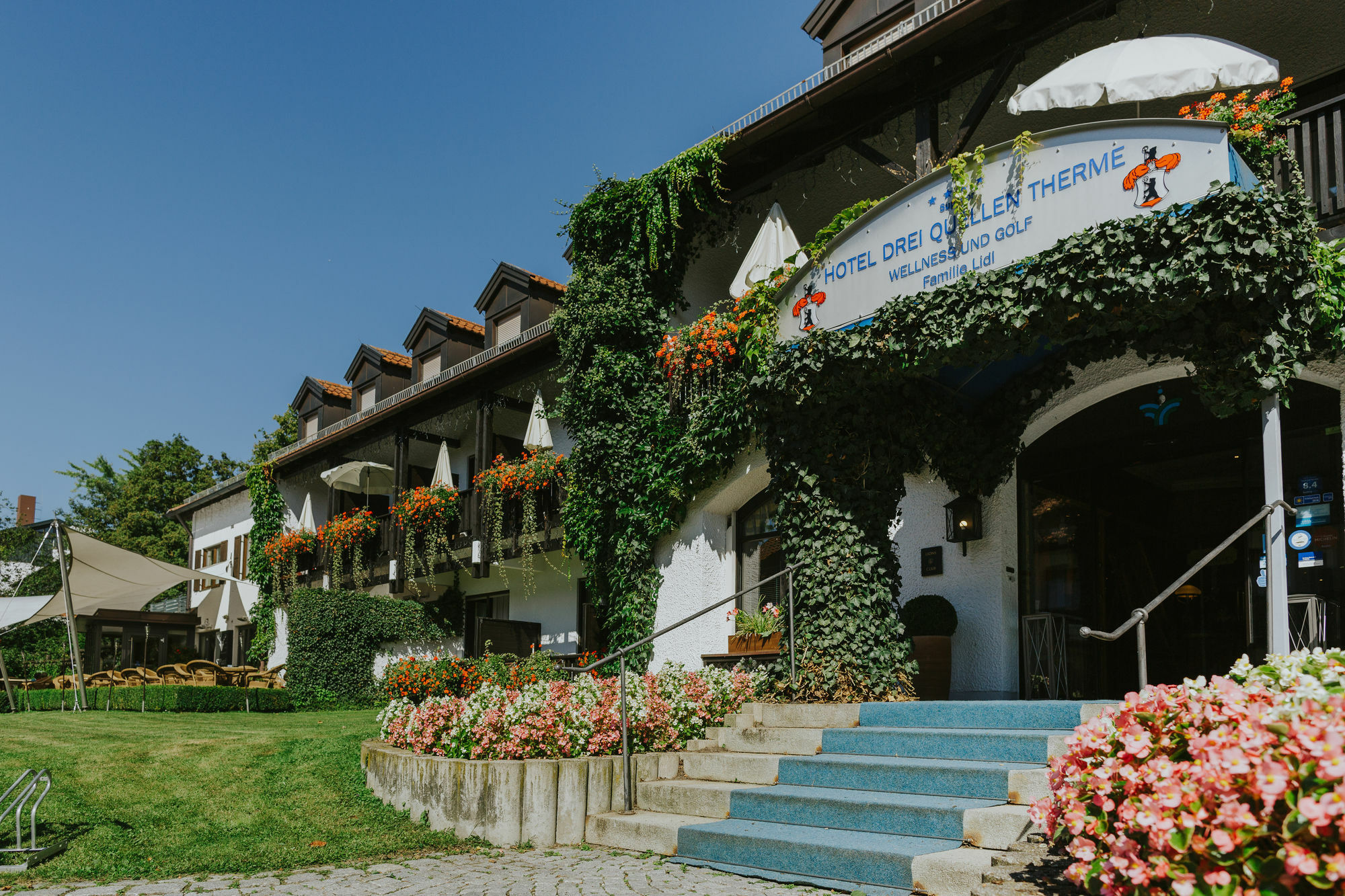 Hotel Drei Quellen Therme バート・グリースバッハ エクステリア 写真