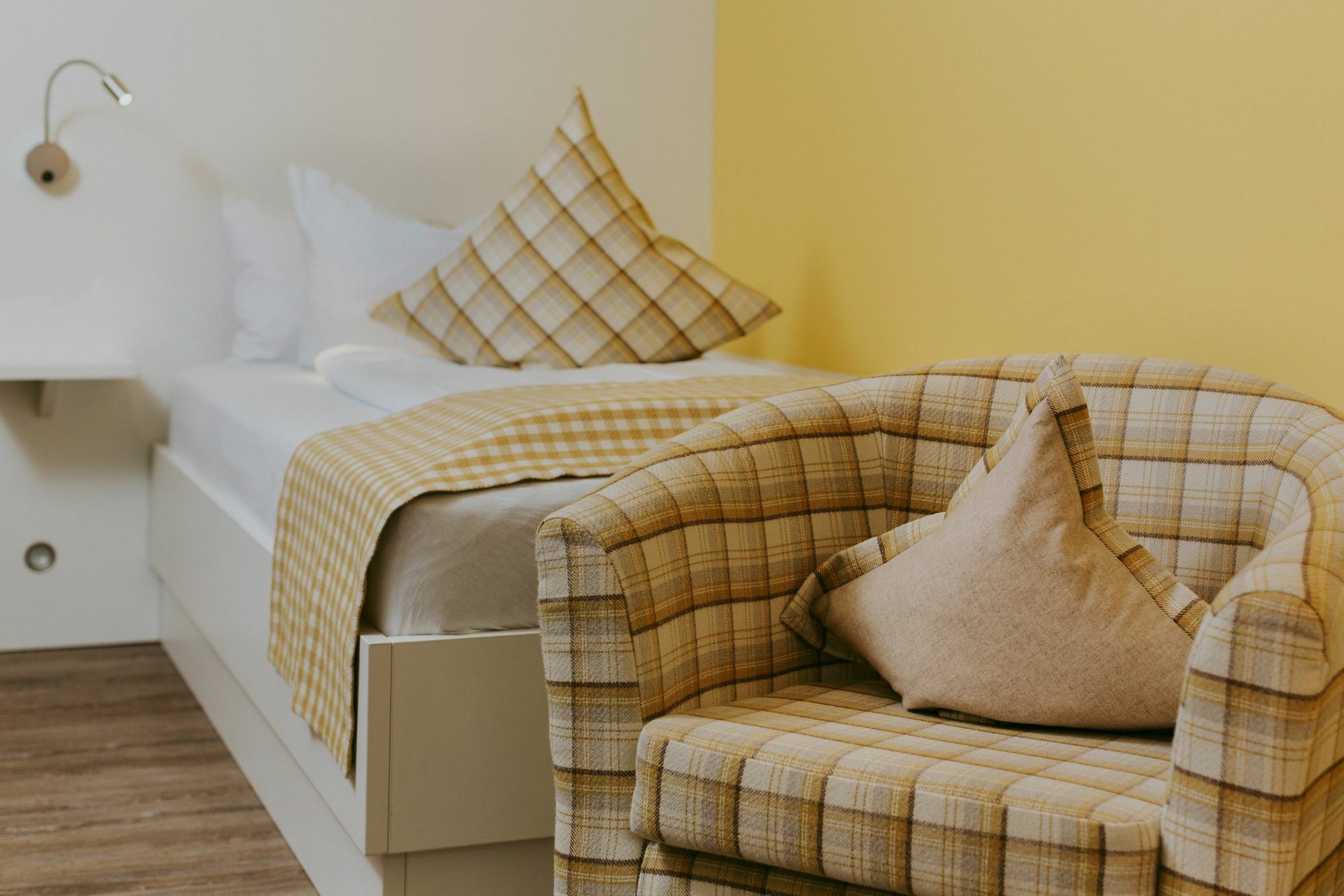 Hotel Drei Quellen Therme バート・グリースバッハ エクステリア 写真